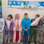 Uczniowie klasy 3 w piżamach z okazji Dnia Piżamy
