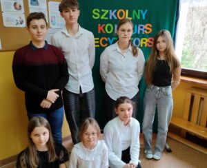 Nagrodzeni i wyróżnieni uczniowie.