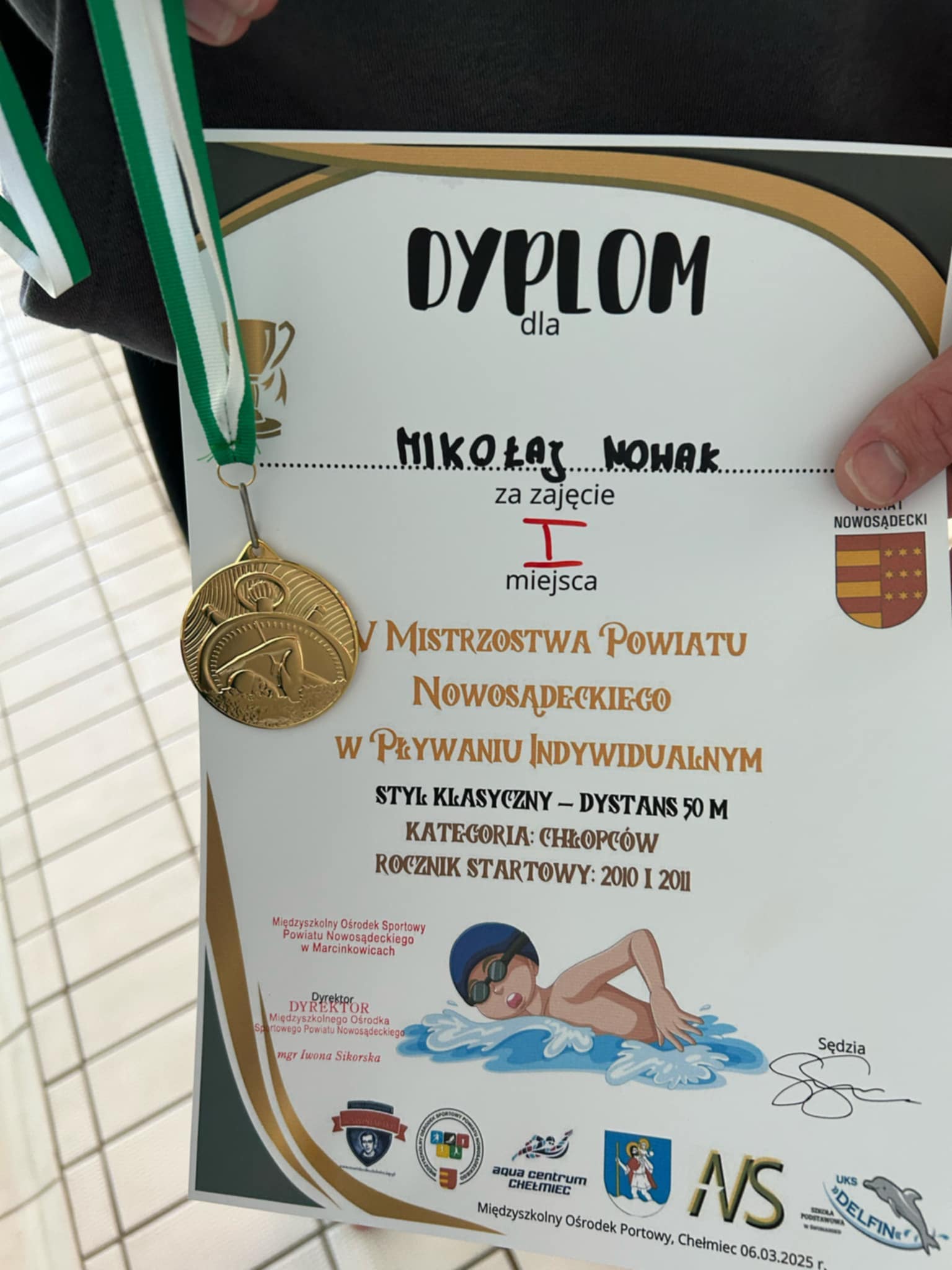 Udany start w zawodach powiatowych w pływaniu