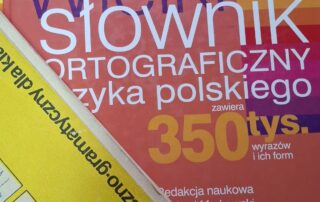 Zdjęcie słownika ortograficznego.