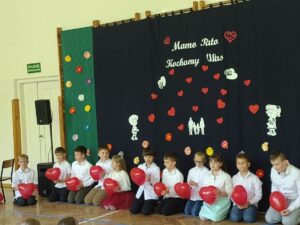 Uczniowie podczas występu.