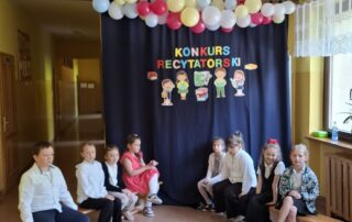 Uczniowie, biorący udział w konkursie.