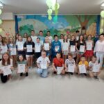 Szkolne Koło Caritas - uczniowie z podziękowaniami