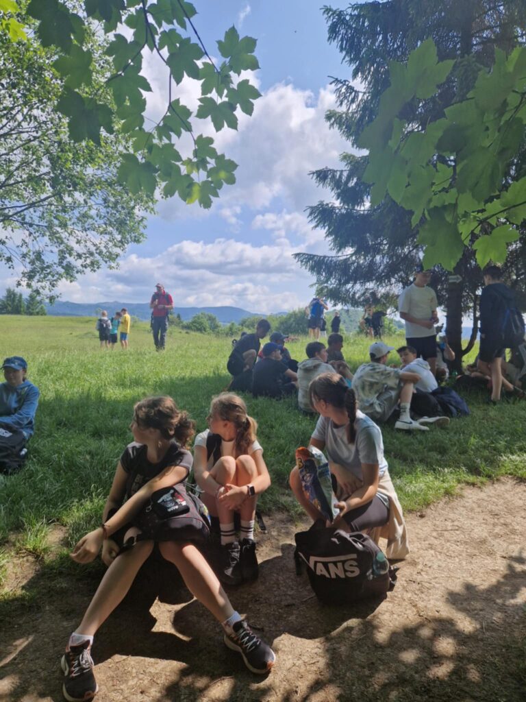 Uczniowie klasy VI a i VI b podczas wycieczki w Małe Pieniny