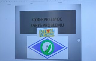 Slajd z prezentacji Cyberprzemoc.