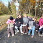 Praca nad zadaniami związanymi z lekturą "Opowieści z Narnii" - jedna grupa