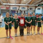 Dziewczyny z medalami i dyplomem