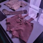 Ubrania (dziecięce) w Muzeum w Oświecimiu