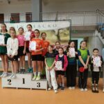Nasza drużyna dziewcząt na podium - II miejsce