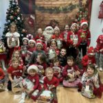 Zdjęcie zbiorowe ze Świętym Mikołajem