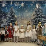 Zdjęcie panoramiczne: wszystkie występujące dzieci