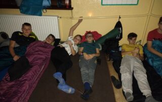 Podczas nocowania w szkole.