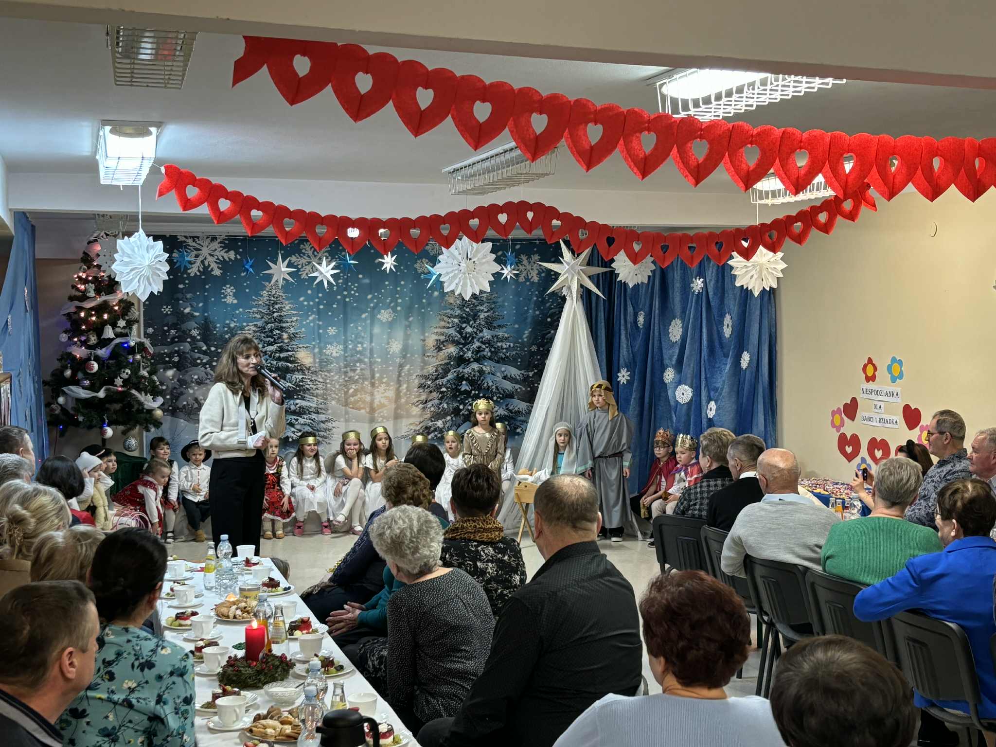 Pani dyrektor wita wszystkich Gości