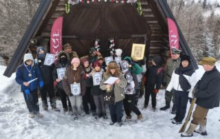 Nasi uczniowie z dyplomami i medalami