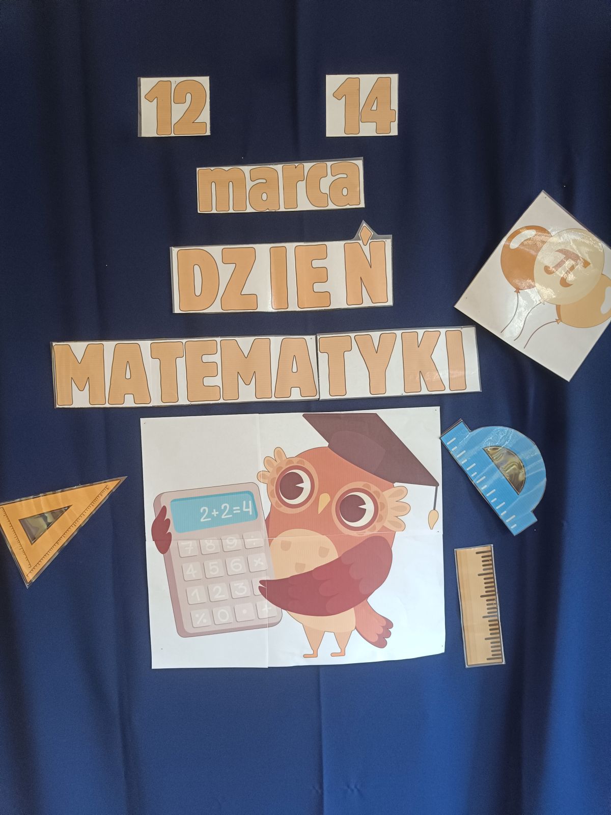 Gazetka z okazji Dnia Matematyki.
