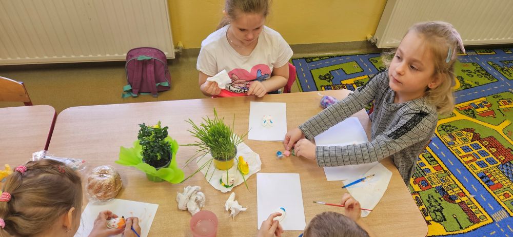 Podczas wspólnego śniadania.